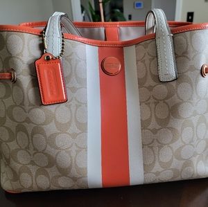 ✨SOLD✨Authentic Coach signature canvas tote EUC.